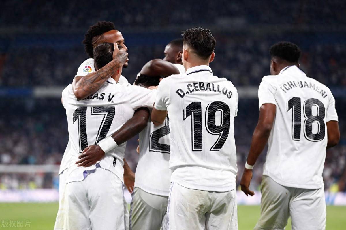 米乐官网官网-皇马主场大胜比利亚雷亚尔保持西甲榜首(皇马对阵比利亚雷亚尔)